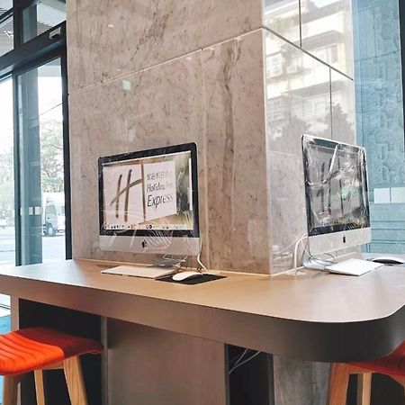 Holiday Inn Express Kaohsiung Love River By Ihg Εξωτερικό φωτογραφία