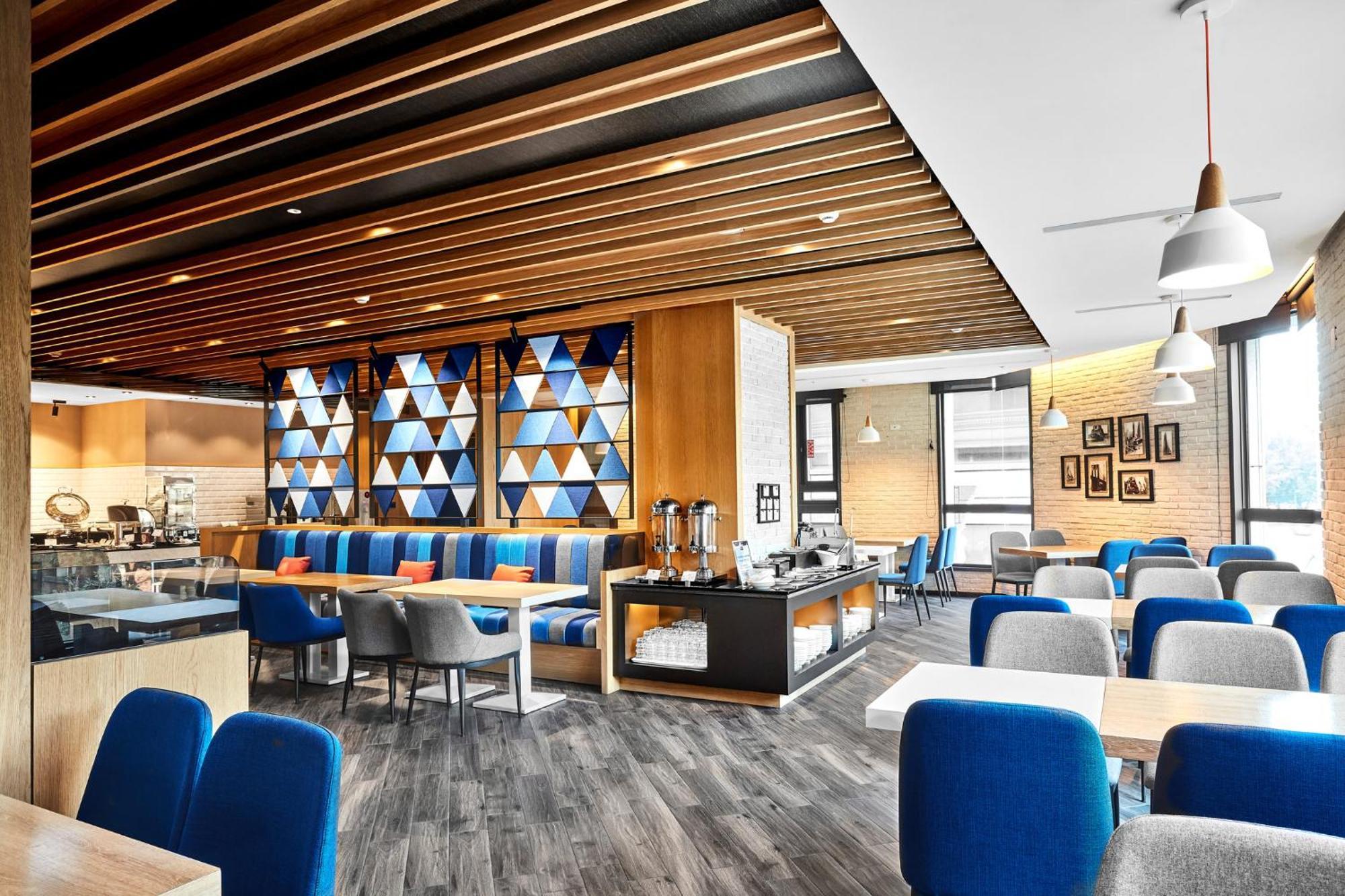 Holiday Inn Express Kaohsiung Love River By Ihg Εξωτερικό φωτογραφία
